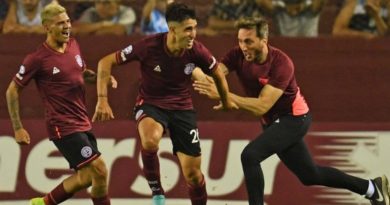 Lanús superó ampliamente a Racing y recuperó la punta del torneo Lanús superó ampliamente a Racing y recuperó la punta del torneo