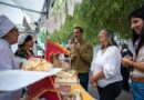 Julián Álvarez recorrió la Expo “Sabores de mi Tierra” en el Centro Cultural Leonardo Favio
