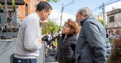 Julián Álvarez supervisó el avance de obras de repavimentación en Escalada