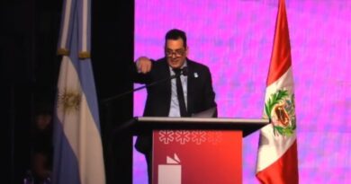 El secretario de Cultura de Milei fue abucheado en la Feria del Libro