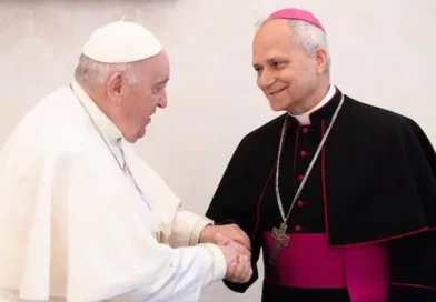 León XIV recordó a Francisco y pidió sostener su legado a un año de su muerte