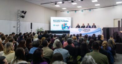 Julián Álvarez y Javier Alonso abrieron la Jornada Interdisciplinaria “Escuelas Cuidadas”