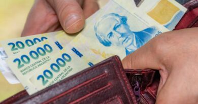 Con Milei y Caputo la plata no alcanza: la mayoría se queda sin ingresos antes del día 20
