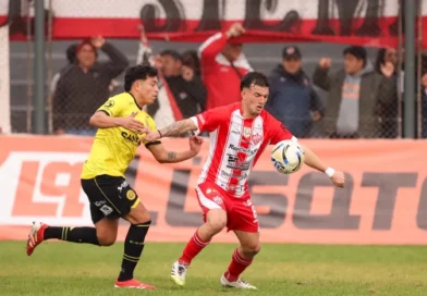 Talleres de Escalada empató con Flandria, jugó casi todo el partido con un hombre más y dejó pasar una chance de oro