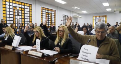 El HCD de Lanús aprobó iniciativas de memoria colectiva y advirtió sobre el endeudamiento familiar