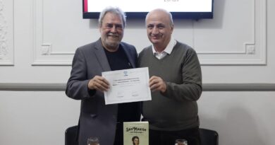 «San Martín en persona»: Daniel Miguez presentó su libro en el HCD Lanús