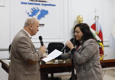Cynthia Rossetti juró como concejala del HCD Lanús
