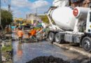 Julián Álvarez supervisó obras de pavimentación en Villa Obrera