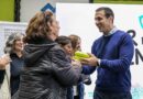 Julián Álvarez entregó anteojos a más de 300 estudiantes de escuelas primarias de adultos del distrito