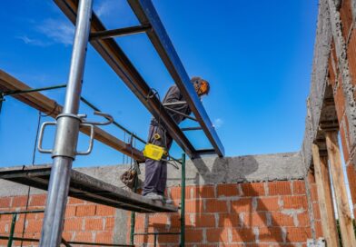 La gestión de Julián Álvarez avanza con obras de infraestructura en escuelas públicas del distrito