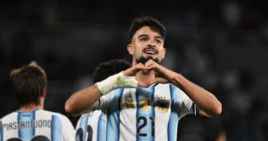 El Flaco López convirtió su primer gol en la Selección y habló de Messi