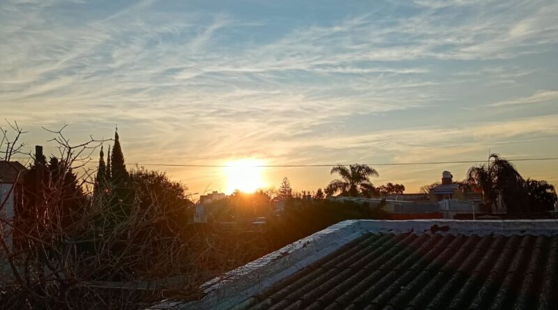 ¿De dónde sale el sol? ** Por SEF