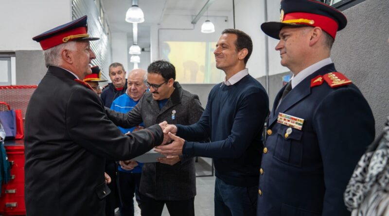 Julián Álvarez inauguró la Escuela de Cadetes de Bomberos Voluntarios “Héroes de Malvinas”