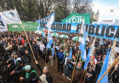 Una multitud marchó al Congreso, hubo represión y la oposición no logró sesionar